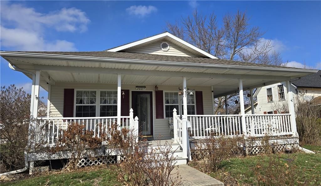 Photo of 427 Mechanic Street, Chillicothe, MO 64601 (MLS # 2607534)