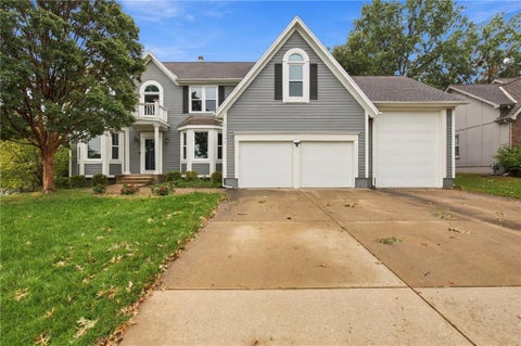 Photo of 15324 Lowell Avenue, Overland Park, KS 66223 (MLS # 2647240)