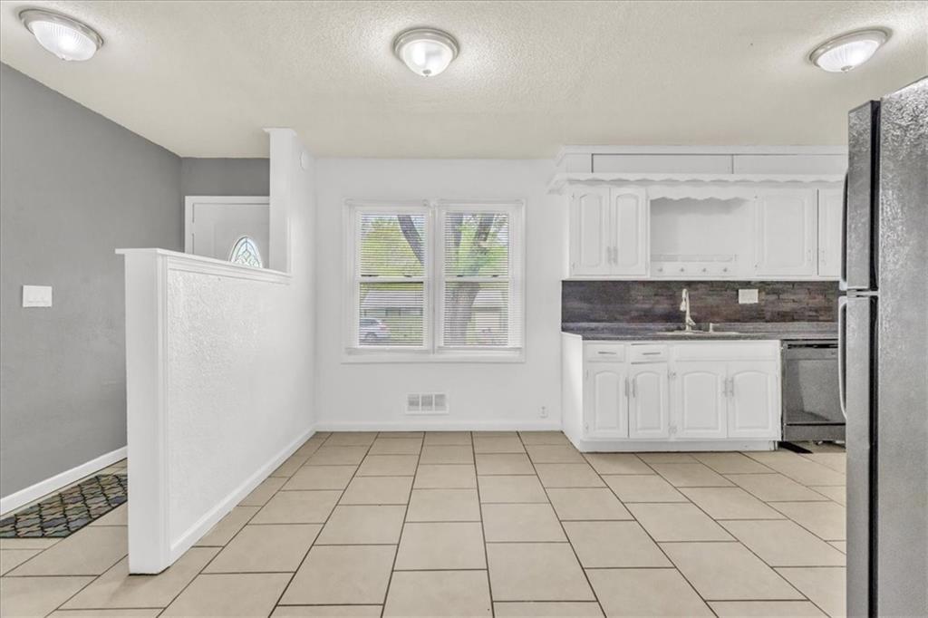 Kansas City, Missouri 64134, United States, 3 Bedrooms Bedrooms, ,2 BathroomsBathrooms,Residential,Active,121231