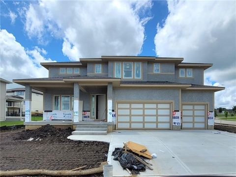 Photo of 18220 Monrovia Street, Overland Park, KS 66013 (MLS # 2622356)