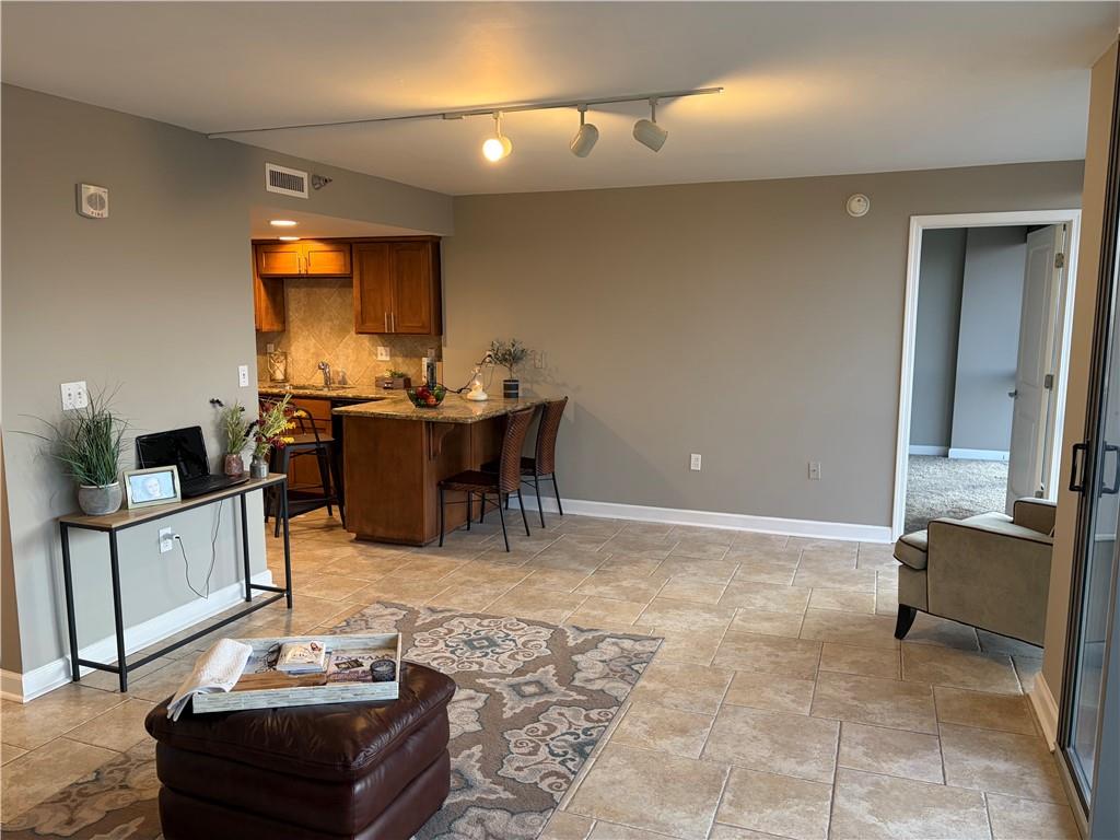 600 E Admiral Boulevard 207