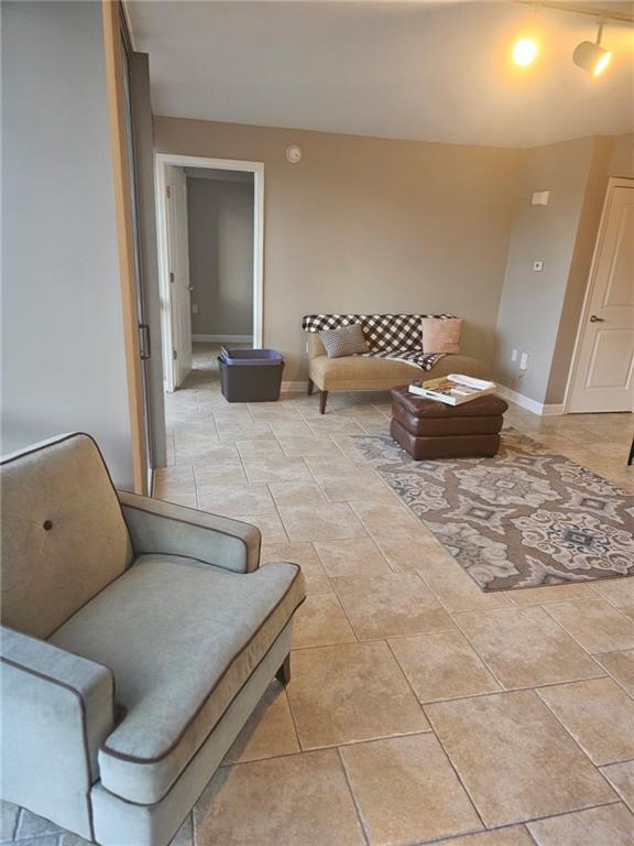 600 E Admiral Boulevard 207