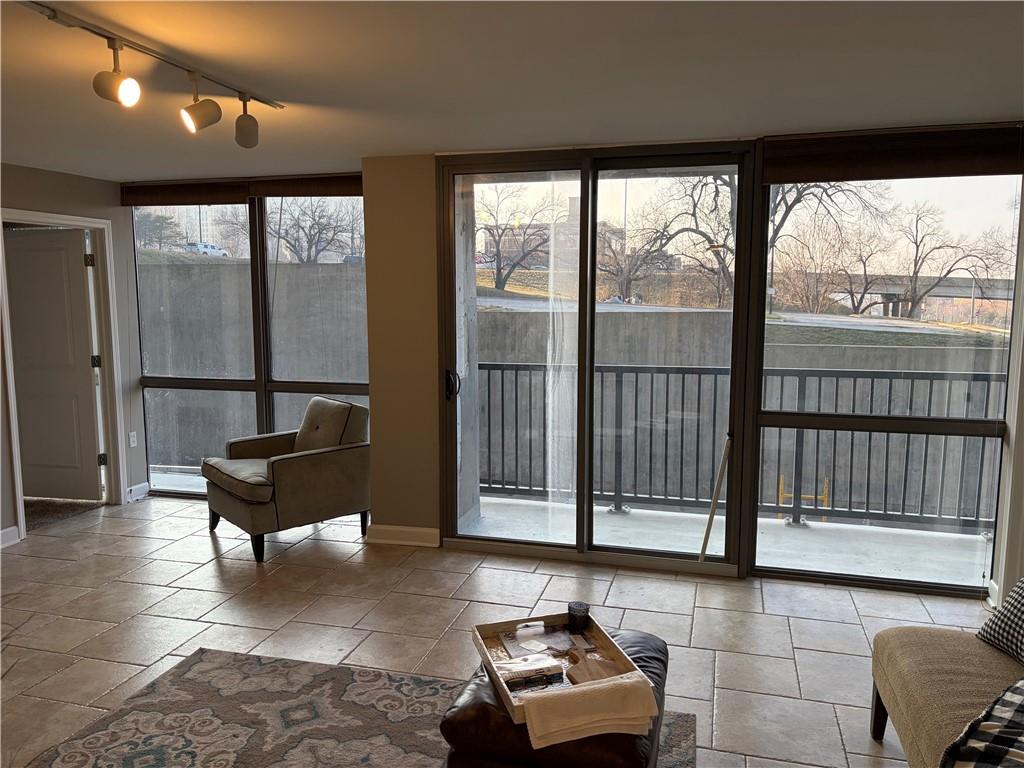 600 E Admiral Boulevard 207