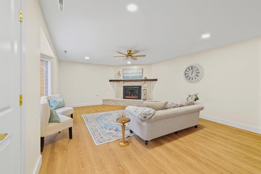 1704 W Long Boulevard