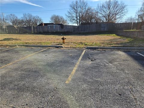 4220 S Hocker Drive Independence MO 64055