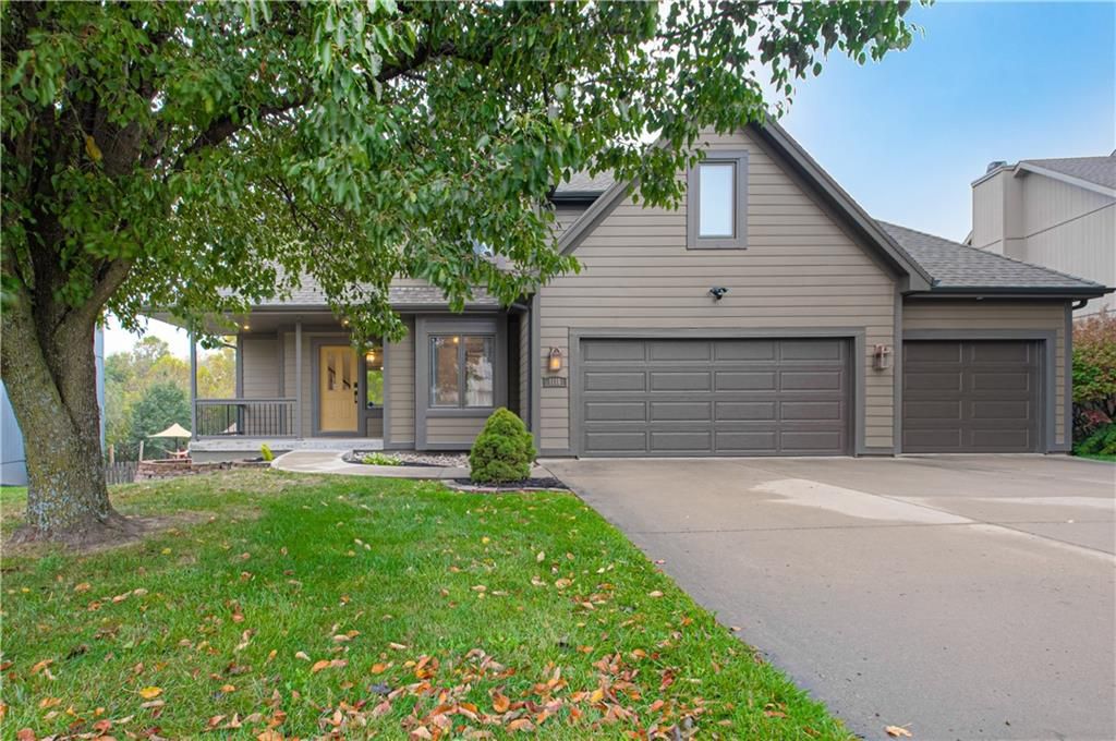 Photo of 1116 Silverleaf Lane, Liberty, MO 64068 (MLS # 2582726)