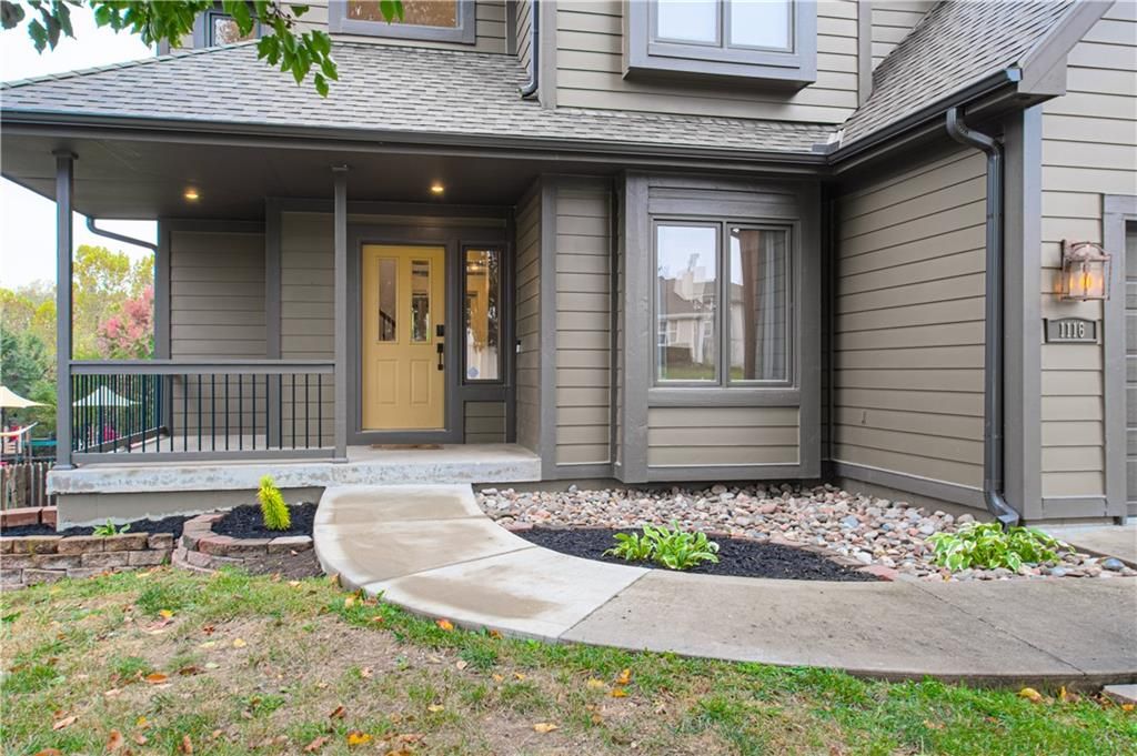 Photo of 1116 Silverleaf Lane, Liberty, MO 64068 (MLS # 2582726)