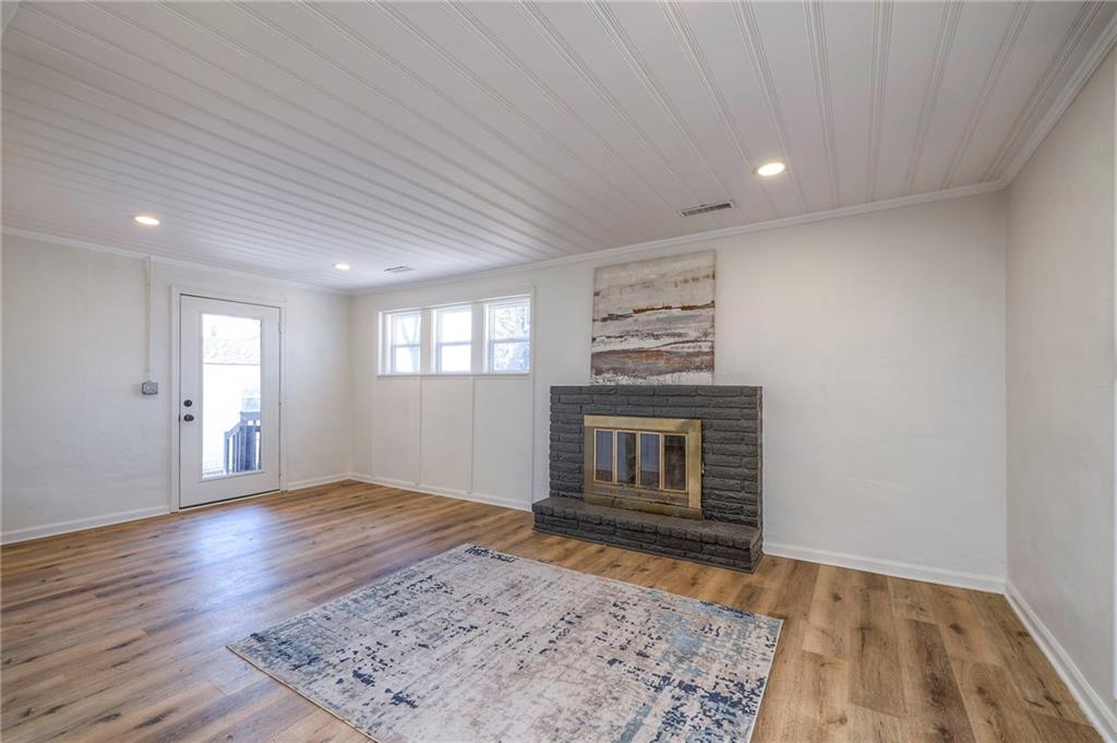 107 S Claremont Avenue