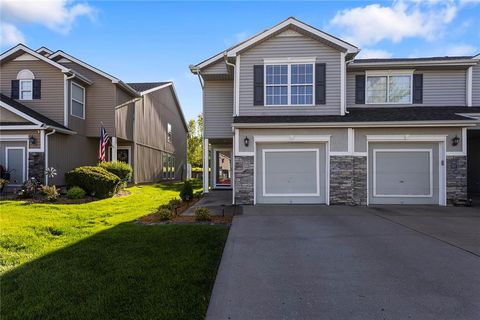 Photo of 610 SW Shadow Glen Court, Blue Springs, MO 64015 (MLS # 2616327)