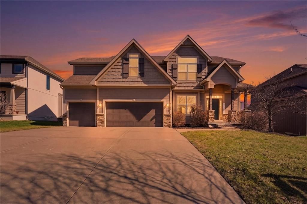 Photo of 8050 NE 100th Terrace, Kansas City, MO 64157 (MLS # 2608280)