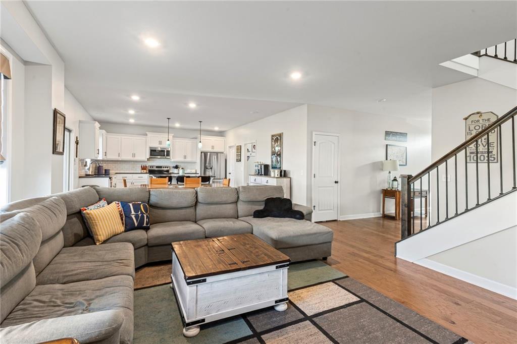 18526 W 194th Terrace