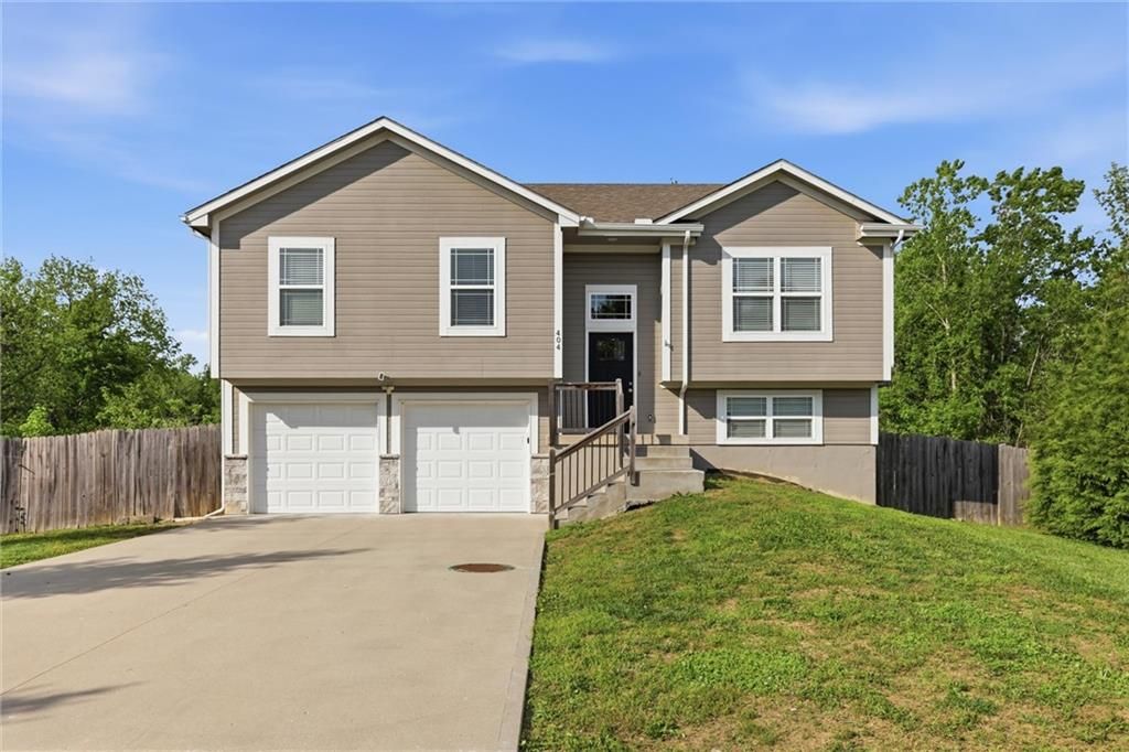 Photo of 404 Timbercreek Drive, Belton, MO 64083 (MLS # 2618365)