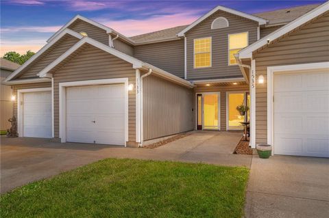 Photo of 1533 SW Shelby Court, Lees Summit, MO 64081 (MLS # 2619446)