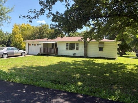 Photo of 218 Wilmer Lane, St Joseph, MO 64504 (MLS # 2632633)