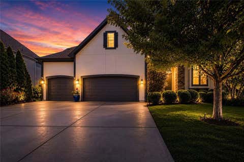 Photo of 8736 W 157th Street, Overland Park, KS 66221 (MLS # 2628130)