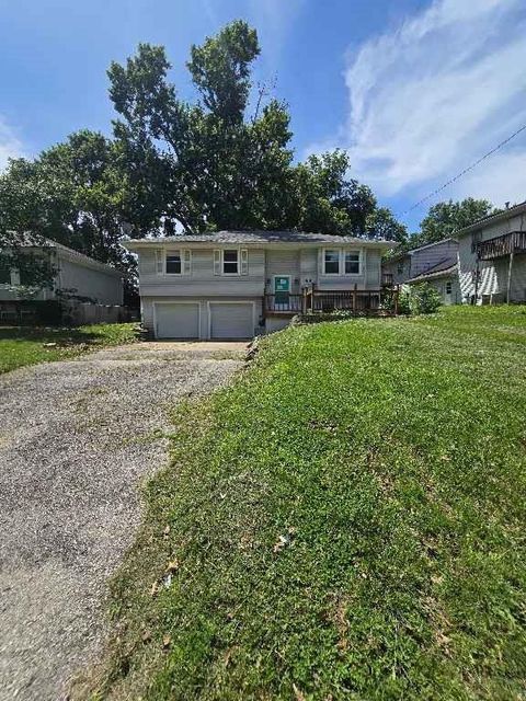 Photo of 108 S 11th Street, Leavenworth, KS 66048 (MLS # 2631031)