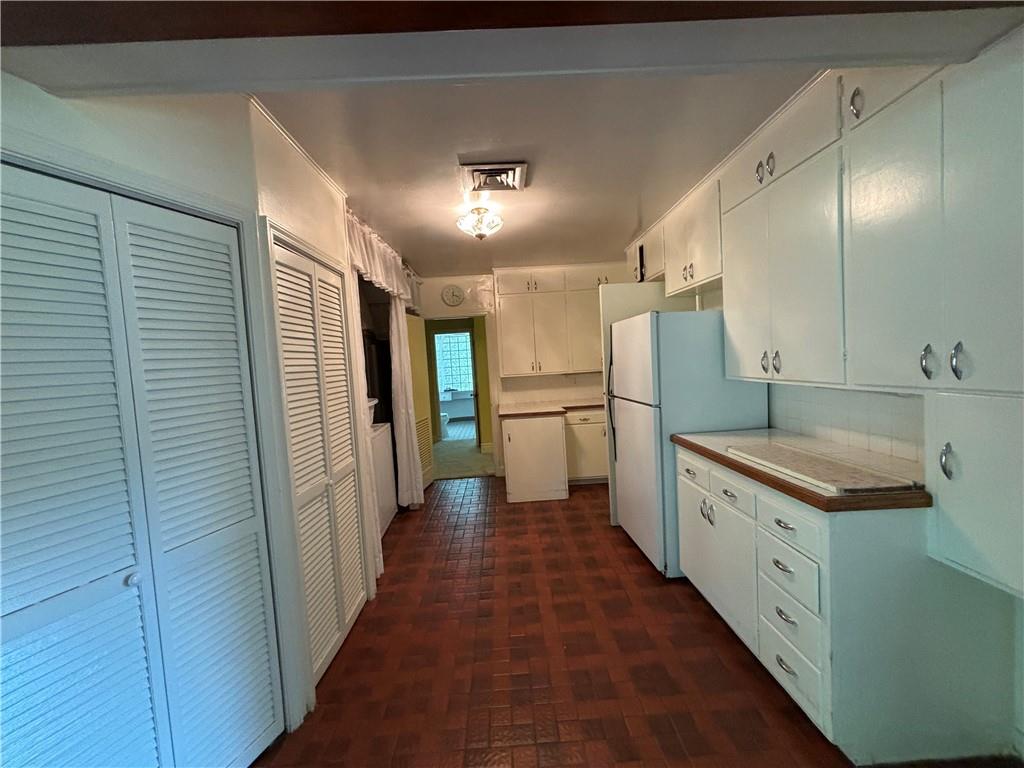 St Joseph, Missouri 64506, United States, 2 Bedrooms Bedrooms, ,2 BathroomsBathrooms,Residential,Active,94425