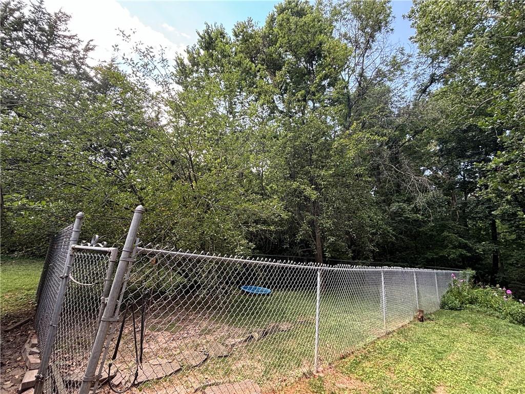 St Joseph, Missouri 64506, United States, 2 Bedrooms Bedrooms, ,2 BathroomsBathrooms,Residential,Active,94425