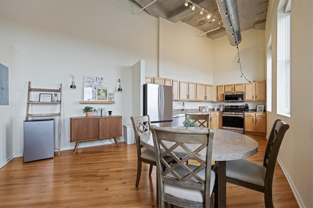 2107 Grand Boulevard 1207