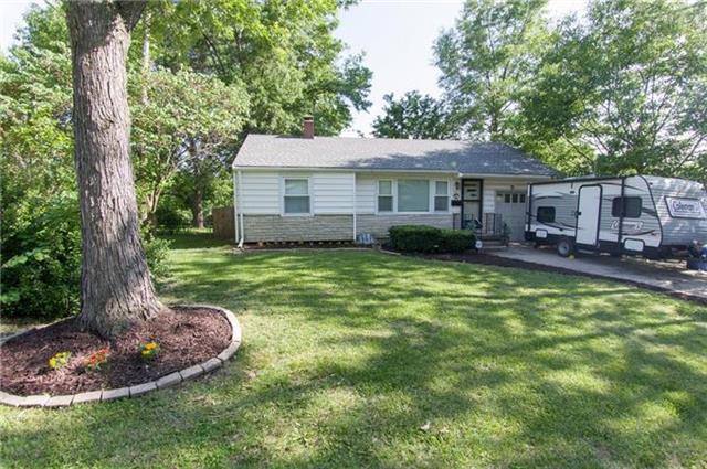 Photo 1 of 10 — 3001 NE 56th Street, Kansas City, MO 64119