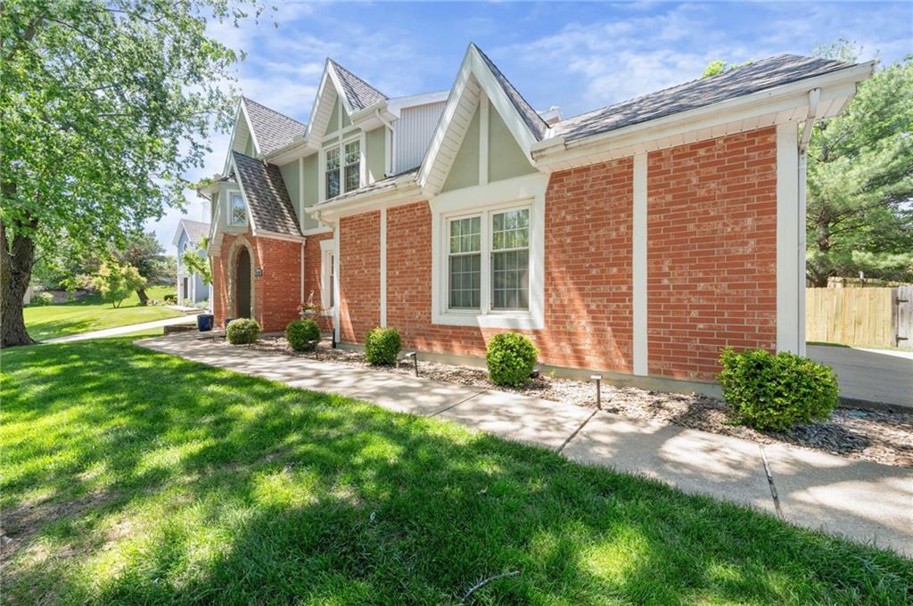 7648 N Lucerne Court