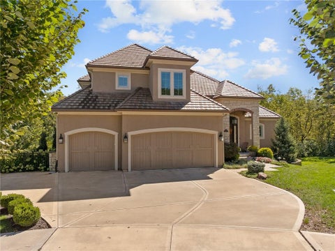 Photo of 2181 W 89th Place, Leawood, KS 66206 (MLS # 2647401)