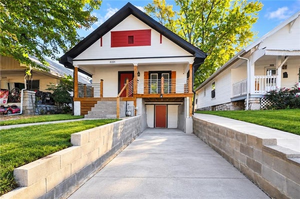 2231 DENVER AVE, KANSAS CITY, MO 64127 - Image 260f97dfe272c10f3dc290bbcca6fbb5/2198878064