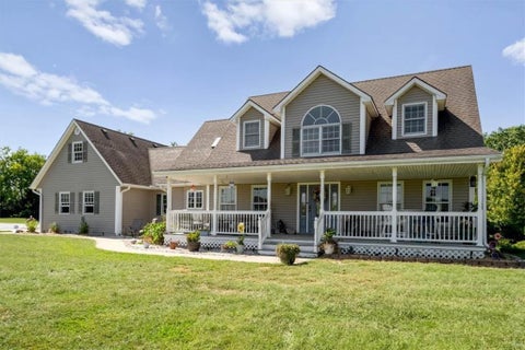 Photo of 705 Broadway Avenue, Richmond, MO 64085 (MLS # 2640497)