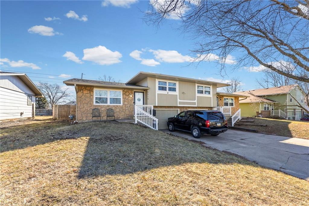 5515-5517 Crest Drive