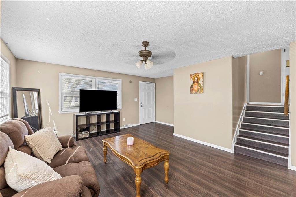 5515-5517 Crest Drive