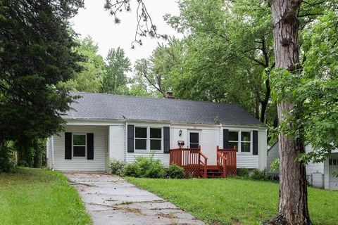 10 E Pocahontas Lane, Kansas City, MO 64114 - MLS#: 2589240