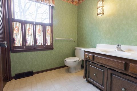 Tiny photo for 1343 Camelot Drive, Liberty, MO 64068 (MLS # 2605838)