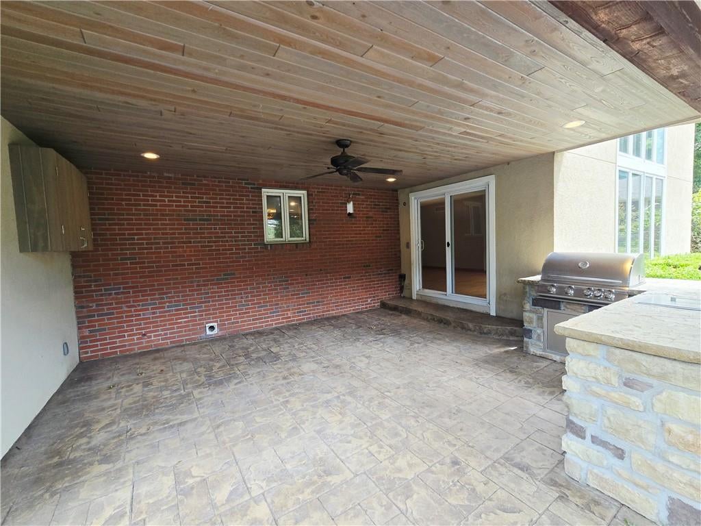 9536 Manor Road