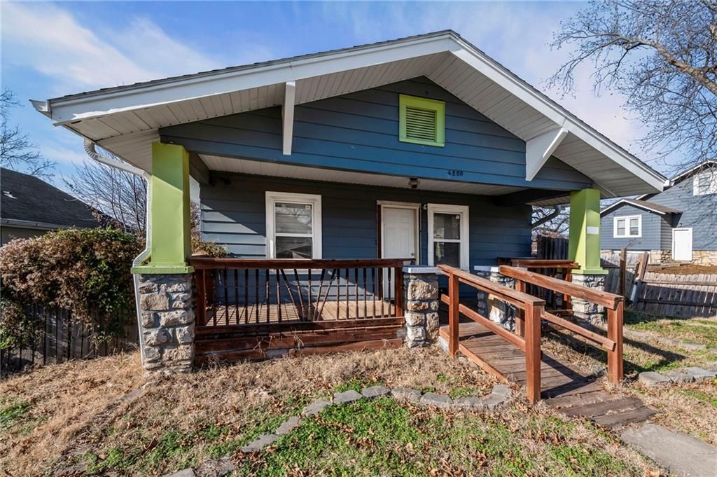 Photo of 4200 Monroe Avenue, Kansas City, MO 64130 (MLS # 2592334)