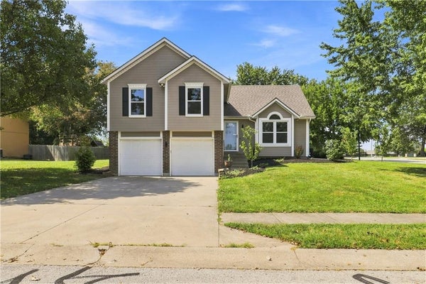 1702 GOOSE CREEK CT, RAYMORE, MO 64083 - Image 26a95caa8a4ba3af53ee4a950cc01fd3/463278891