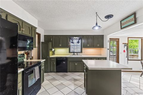 Tiny photo for 1524 Oxford Court, Liberty, MO 64068 (MLS # 2618003)