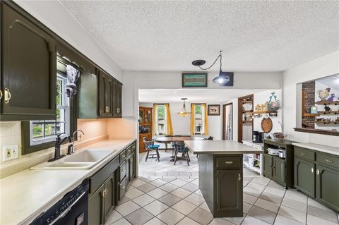 Tiny photo for 1524 Oxford Court, Liberty, MO 64068 (MLS # 2618003)
