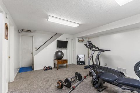 Tiny photo for 1524 Oxford Court, Liberty, MO 64068 (MLS # 2618003)