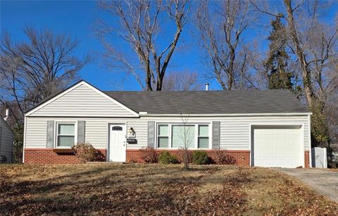 7576 Rainbow Drive Prairie Village KS 66208