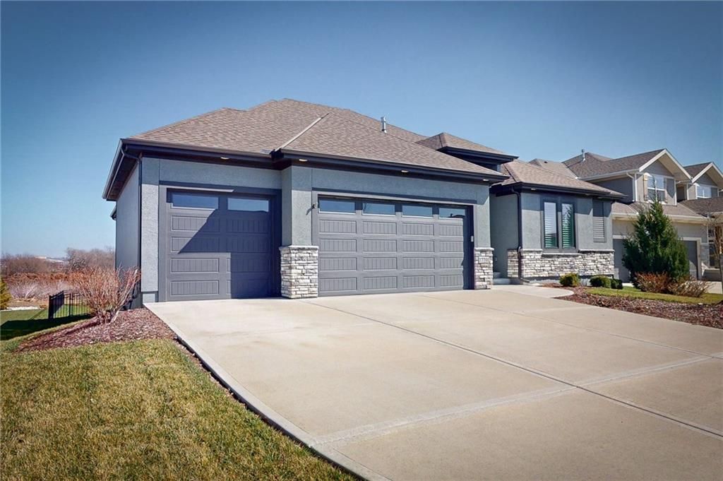 Photo of 17701 Crystal Street, Overland Park, KS 66013 (MLS # 2607740)