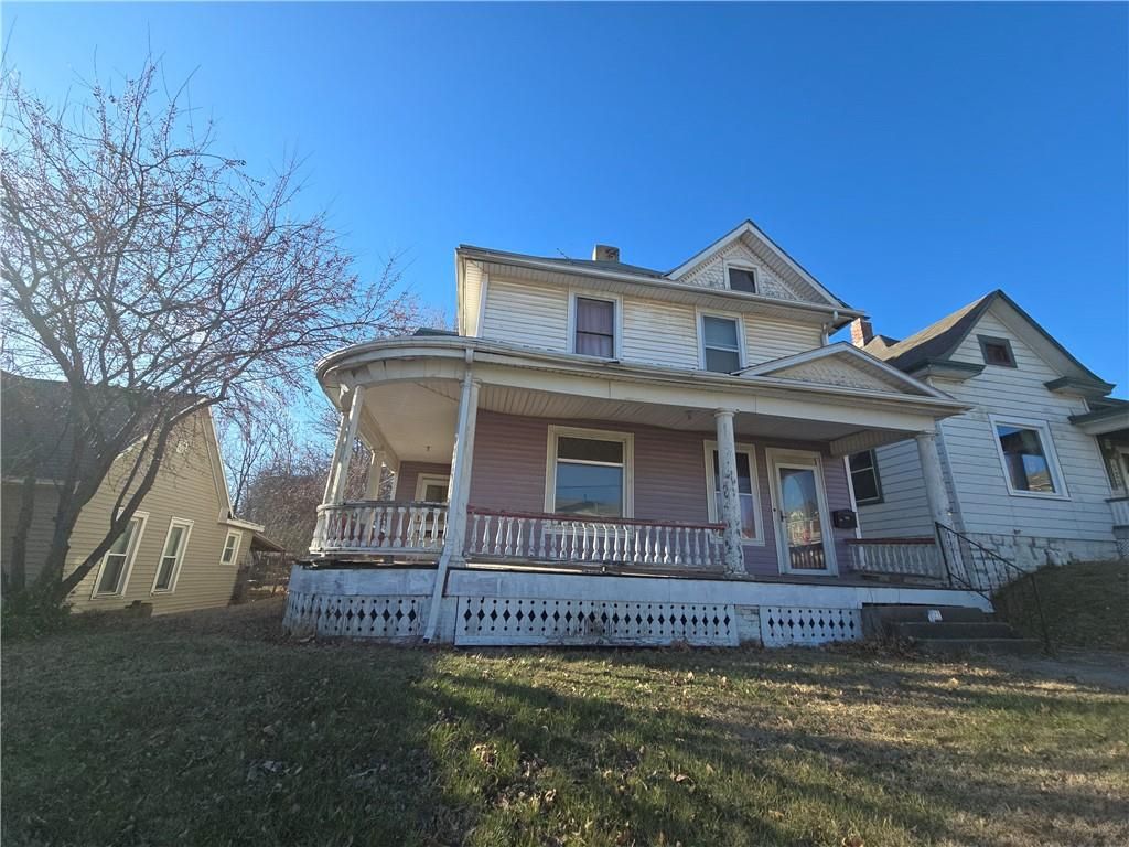 Photo of 121 N 10th Street, Atchison, KS 66002 (MLS # 2592340)