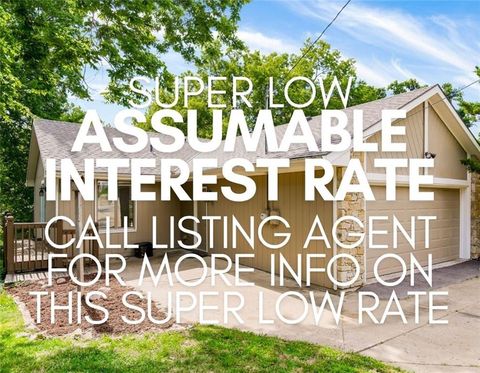 1045 NW S SOUTH SHORE Drive Lake Waukomis MO 64151