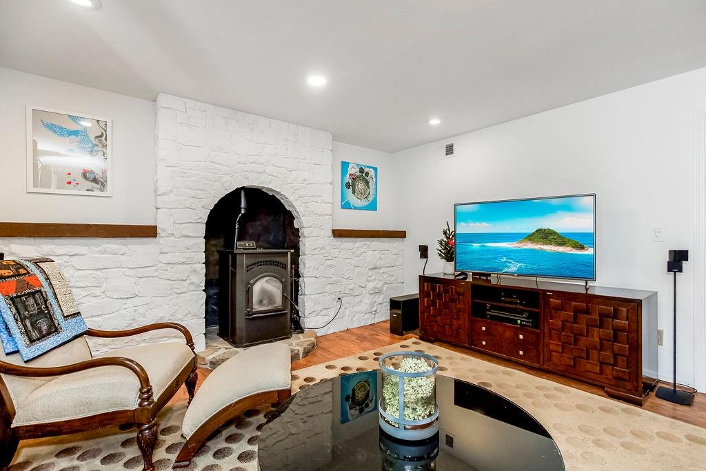 1045 NW S SOUTH SHORE Drive