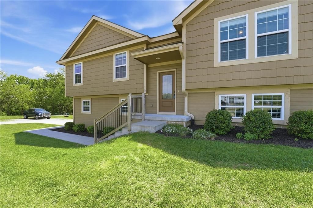 Photo of 33767 Hwy U Highway, Rayville, MO 64084 (MLS # 2618849)
