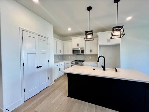 Tiny photo for 2185 Heritage Court, Liberty, MO 64068 (MLS # 2602407)