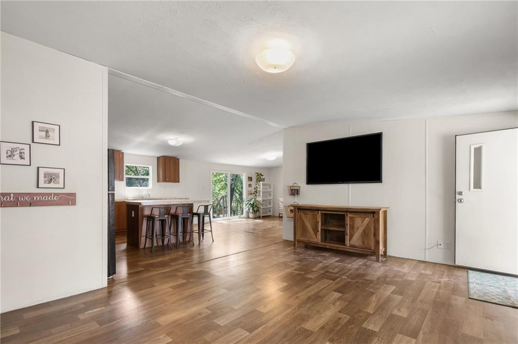 18 S Lakeside Circle