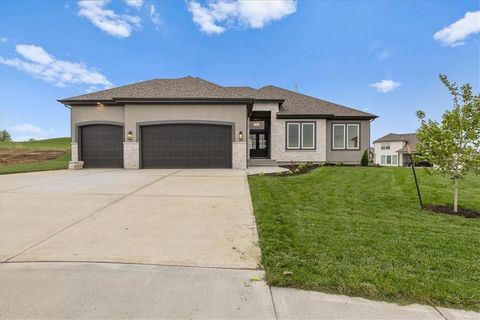 4287 Lake Shore Court Basehor KS 66007