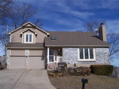 202 SW 25th Street Oak Grove MO 64075