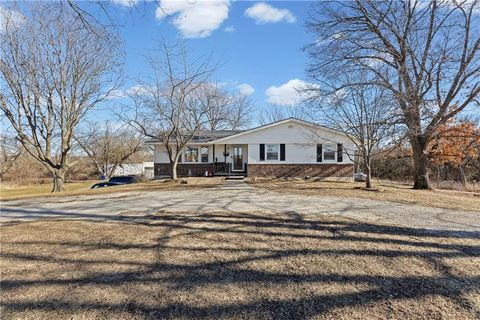 360 E 2300 Road Edgerton KS 66021