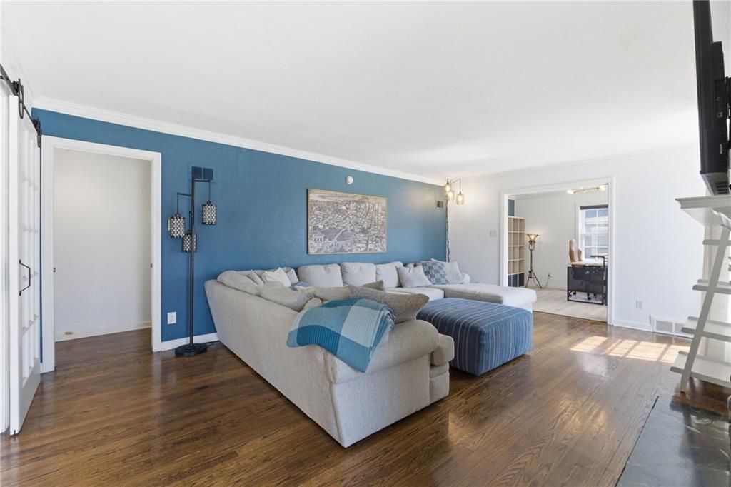 Photo of 1618 E 75th Terrace, Kansas City, MO 64131 (MLS # 2608459)